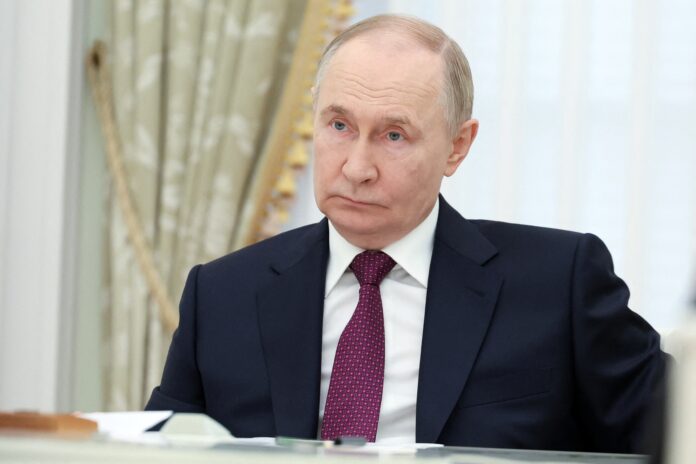putin-assina-lei-que-permite-contratacao-de-estrangeiros-pelo-exercito-russo