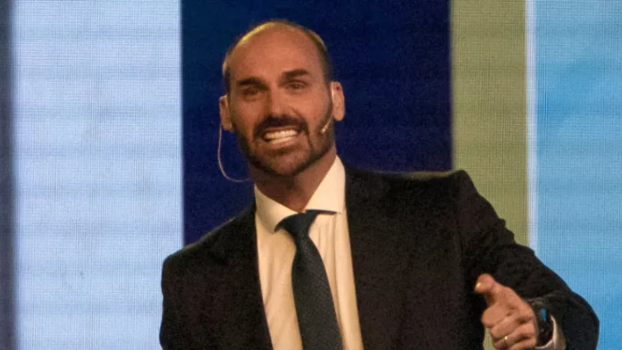 pf-reage-a-eduardo-bolsonaro-apos-ameaca-a-delegado-em-live-nos-eua