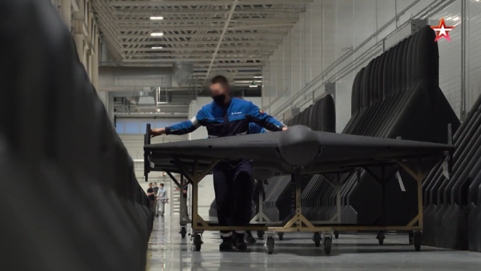 russia-tem-usado-adolescentes-para-fabricar-drones-‘kamikaze’-e-atacar-a-ucrania russia-tem-usado-adolescentes-para-fabricar-drones-‘kamikaze’-e-atacar-a-ucrania