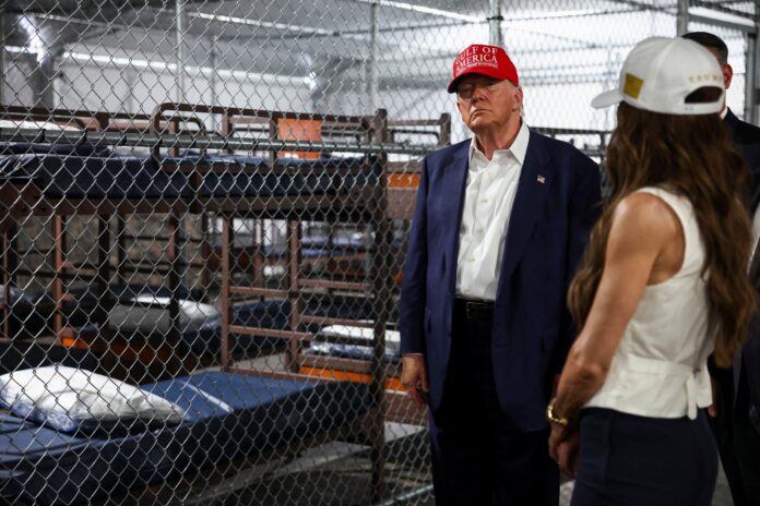 eua-comecam-a-deportar-imigrantes-presos-na-‘alcatraz-dos-jacares’,-diz-governador-da-florida eua-comecam-a-deportar-imigrantes-presos-na-‘alcatraz-dos-jacares’,-diz-governador-da-florida