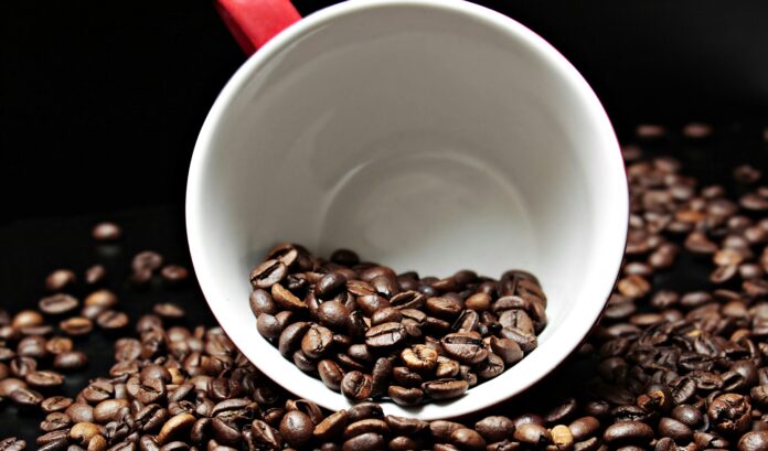 preco-do-cafe-para-o-consumidor-cai-pela-1a-vez-em-um-ano-e-meio,-segundo-ipca-15