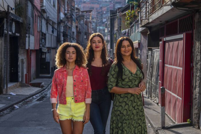 ‘tres-gracas’:-protagonista-da-novela-que-substitui-‘vale-tudo’-mostra-familia-comemorando-papel ‘tres-gracas’:-protagonista-da-novela-que-substitui-‘vale-tudo’-mostra-familia-comemorando-papel