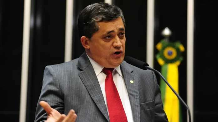 lider-do-governo-lula-na-camara-e-internado-e-passa-por-cirurgia-no-coracao