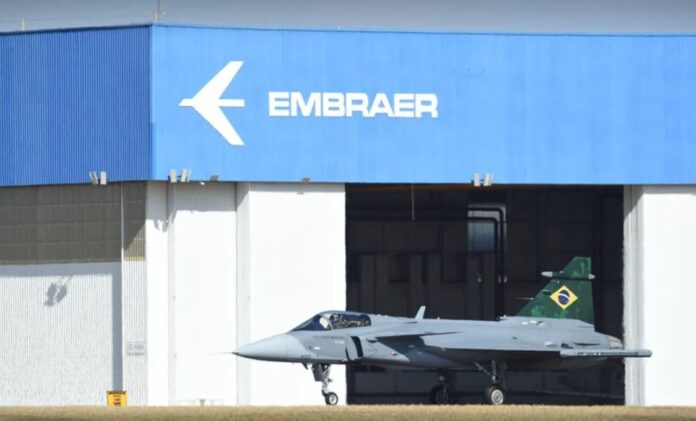 acoes-da-embraer-disparam-10%-com-entrada-da-aviacao-entre-as-excecoes-do-tarifaco-de-trump