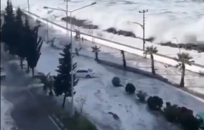 e-#fake:-videos-antigos-de-tempestades-circulam-como-se-fossem-tsunami-na-russia