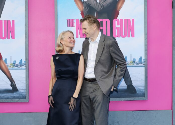 liam-neeson-e-pamela-anderson-estao-namorando,-diz-revista liam-neeson-e-pamela-anderson-estao-namorando,-diz-revista