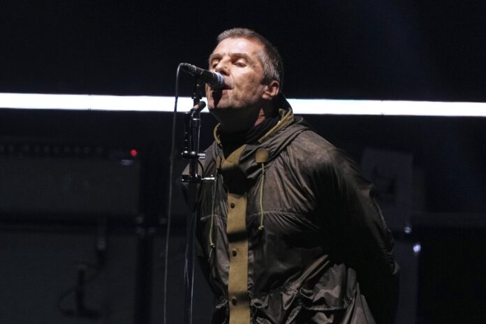 homem-morre-apos-cair-de-arquibancada-em-show-do-oasis-em-londres