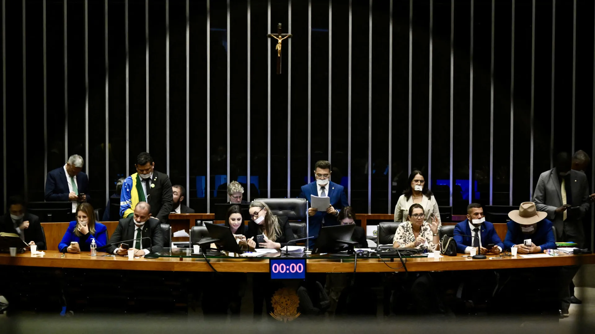 parlamentares-sao-‘ridicularizados’-nas-redes-apos-protestos-no-congresso