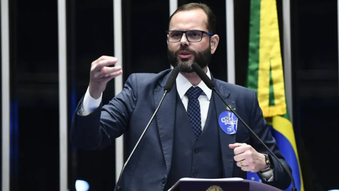 tse-deve-julgar-aliados-de-bolsonaro-enquanto-ele-responde-a-acao-no-stf;-veja-quem-sao