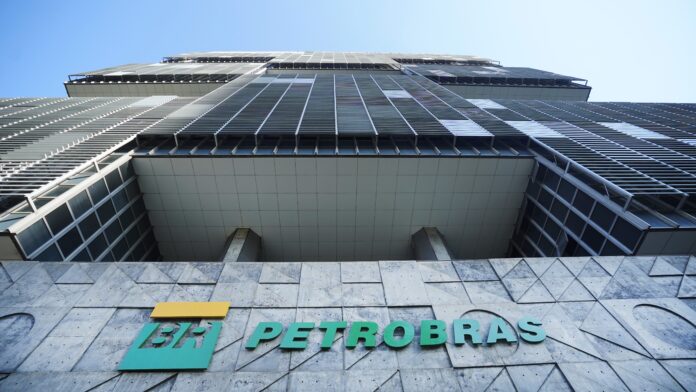 petrobras-registra-lucro-de-r$-26,7-bilhoes-no-2o-trimestre-de-2025
