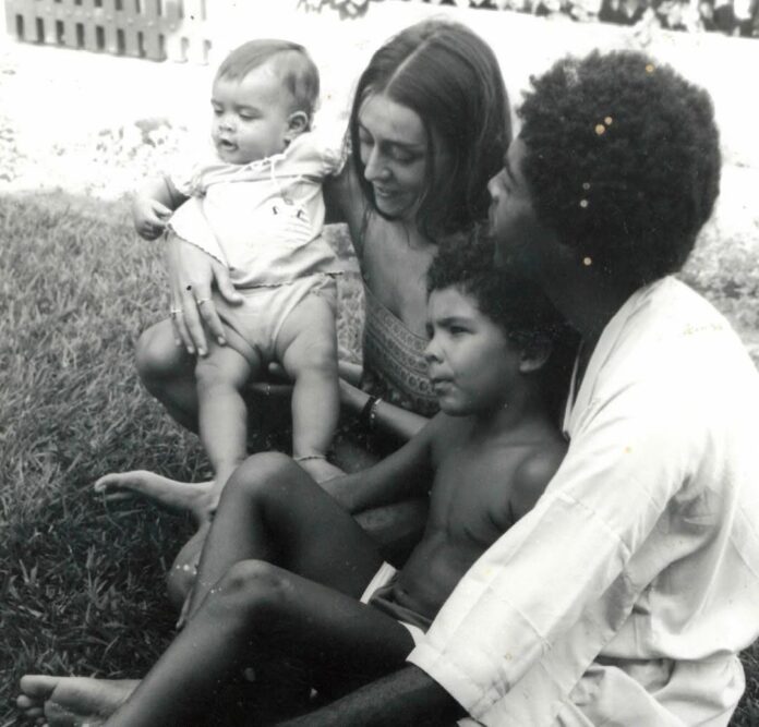 familia-de-preta-gil-homenageia-a-cantora-no-dia-em-que-completaria-51-anos