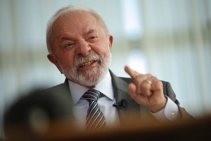 tarifaco:-lula-diz-que-medida-de-ajuda-a-exportadores-comecara-com-r$-30-bilhoes-em-credito