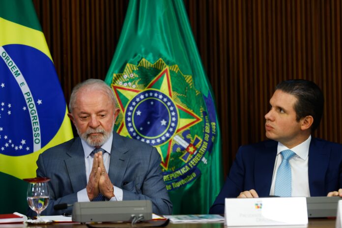 lula-diz-a-motta-que-nao-interessa-ao-governo-o-enfraquecimento-do-presidente-da-camara