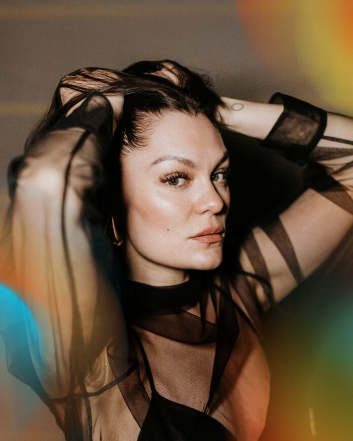 jessie-j-segue-confirmada-no-the-town-apos-desabafo-sobre-recuperacao-de-cirurgia