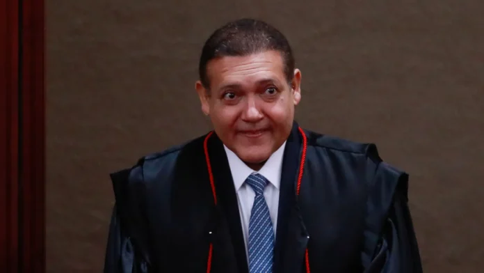 nunes-vota-por-absolvicao,-mas-maioria-do-stf-condena-carla-zambelli