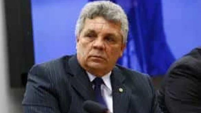 pf-vai-investigar-emenda-de-r$-6-milhoes-de-deputado-do-pl