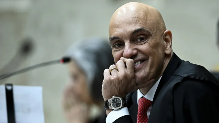 alvo-dos-eua,-moraes-mantem-rede-de-aliados-no-brasil-que-garante-influencia-e-protecao