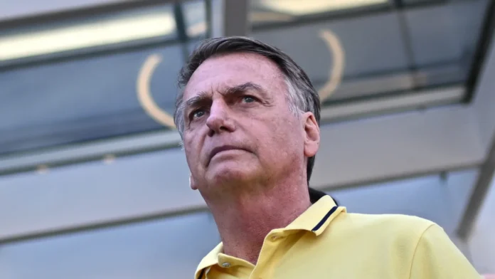 pedido-de-asilo-para-a-argentina-era-“mero-rascunho”,-alega-bolsonaro