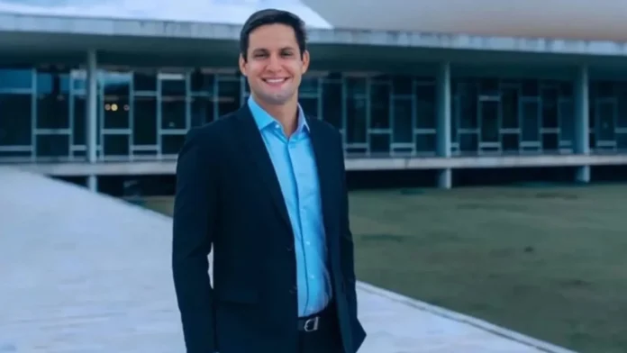 ex-deputado-rafael-motta-esta-em-coma-induzido-apos-acidente-de-kitesurfe-em-natal