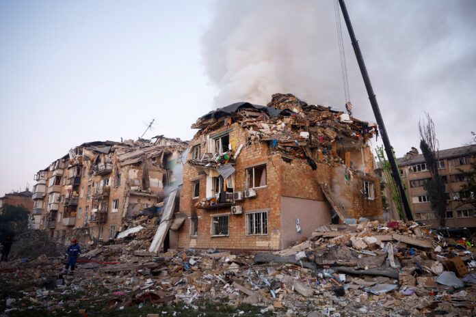 ataque-‘macico’-da-russia-com-misseis-mata-3-e-fere-12-na-capital-da-ucrania ataque-‘macico’-da-russia-com-misseis-mata-3-e-fere-12-na-capital-da-ucrania