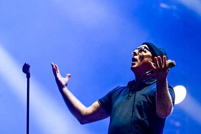 bad-religion-transforma-the-town-em-aula-de-punk-e-substitui-sex-pistols-com-vigor