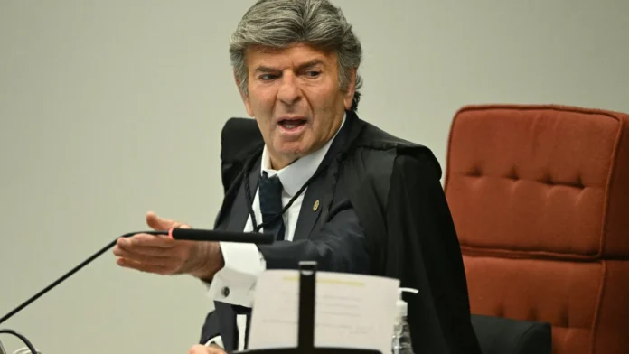 fux-absolve-bolsonaro-e-condena-braga-netto-e-cid-pela-trama-golpista