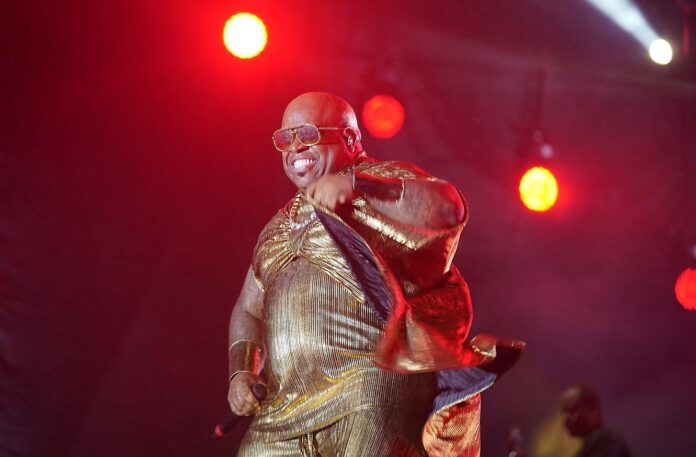 acusacao-de-estupro,-acidente-fake-e-posts-problematicos:-as-polemicas-de-ceelo-green