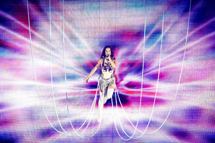 katy-perry-diz-que-e-caro-levar-‘todo-o-palco’-para-america-do-sul;-entenda-por-que-isso-acontece katy-perry-diz-que-e-caro-levar-‘todo-o-palco’-para-america-do-sul;-entenda-por-que-isso-acontece