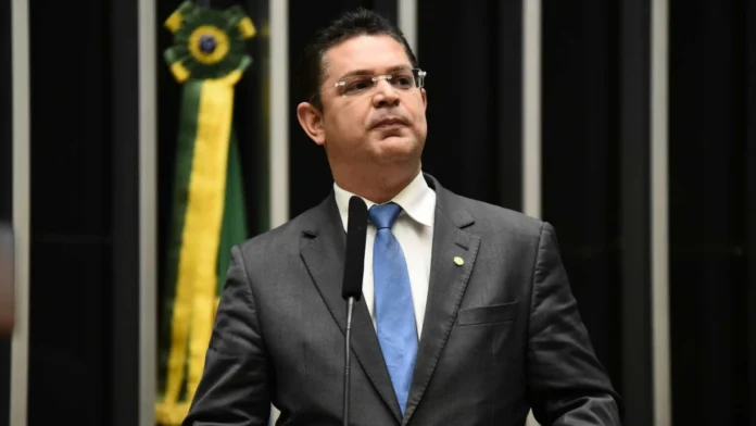 lider-do-pl-na-camara-diz-que-articula-no-stf-para-evitar-que-anistia-seja-barrada