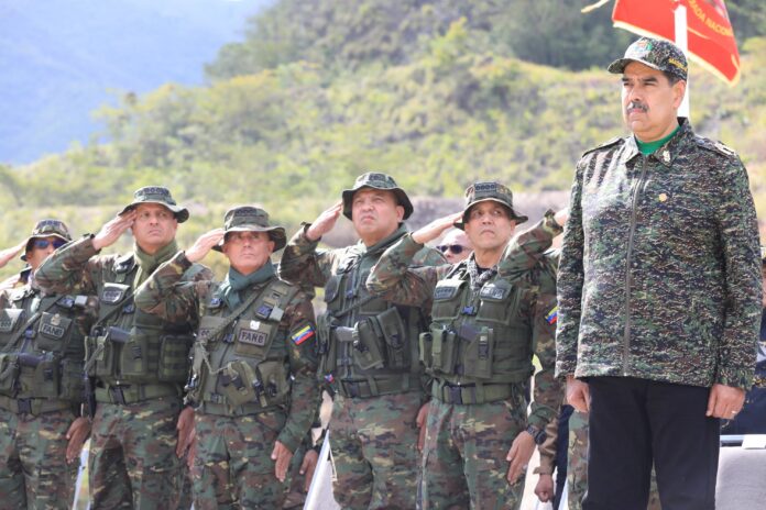 maduro-anuncia-treinamento-de-civis-com-armas-por-militares-em-meio-a-tensao-com-os-eua maduro-anuncia-treinamento-de-civis-com-armas-por-militares-em-meio-a-tensao-com-os-eua