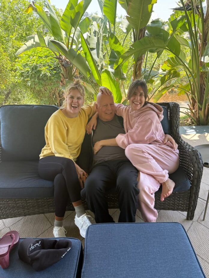 filha-de-bruce-willis-compartilha-foto-ao-lado-do-ator filha-de-bruce-willis-compartilha-foto-ao-lado-do-ator