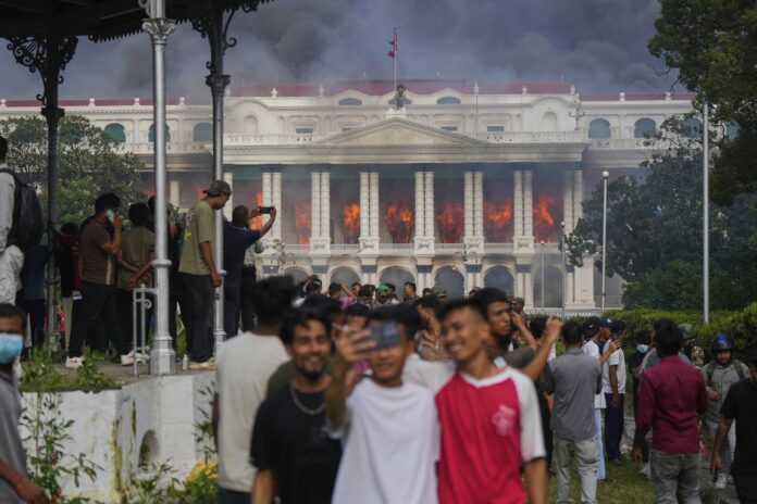 protestos-da-geracao-z-podem-estar-virando-uma-‘primavera-asiatica’?-entenda protestos-da-geracao-z-podem-estar-virando-uma-‘primavera-asiatica’?-entenda