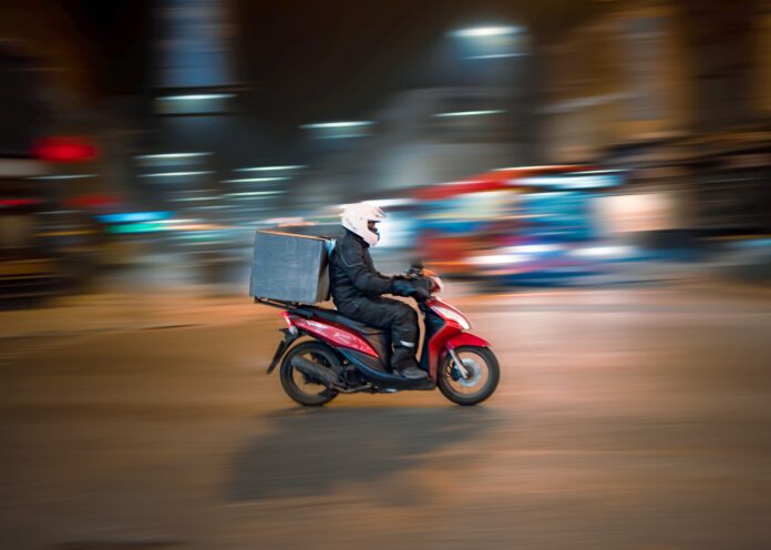 uber,-ifood-e-outros:-estudo-mostra-que-apps-seguem-sem-garantir-trabalho-justo-no-brasil