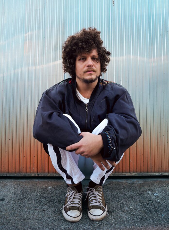 chico-chico-lanca-no-fim-de-outubro-o-album-solo-‘let-it-burn-/-deixa-arder’