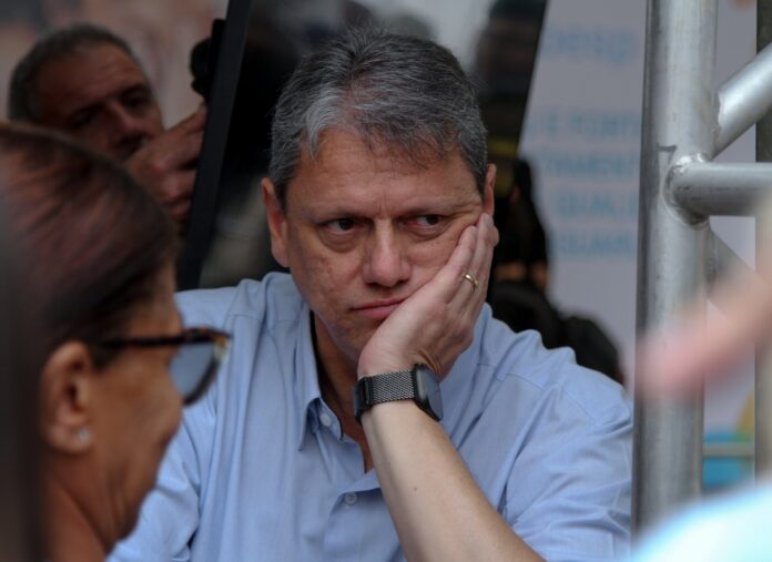 tarcisio-prioriza-visita-a-bolsonaro-e-faltara-a-posse-de-fachin-e-moraes-no-comando-do-stf