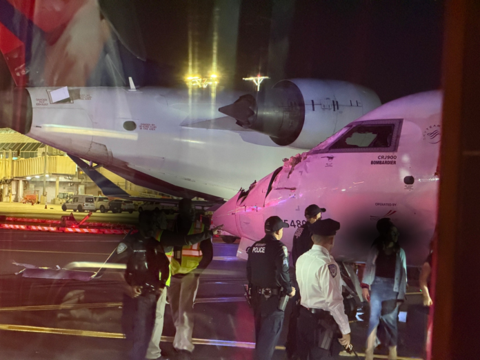 avioes-da-delta-batem-enquanto-taxiavam-em-aeroporto-de-nova-york;-comissaria-fica-ferida