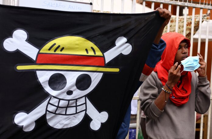 como-bandeira-de-‘one-piece’-virou-simbolo-de-protestos-em-mais-de-um-pais como-bandeira-de-‘one-piece’-virou-simbolo-de-protestos-em-mais-de-um-pais