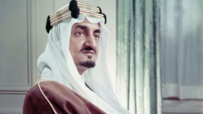 o-rei-que-morreu-quando-ia-beijar-seu-sobrinho,-em-crime-que-abalou-a-arabia-saudita-ha-50-anos o-rei-que-morreu-quando-ia-beijar-seu-sobrinho,-em-crime-que-abalou-a-arabia-saudita-ha-50-anos