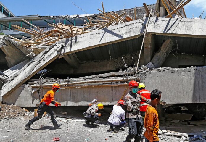 buscas-em-escola-que-desabou-na-indonesia-terminam-com-67-mortos buscas-em-escola-que-desabou-na-indonesia-terminam-com-67-mortos