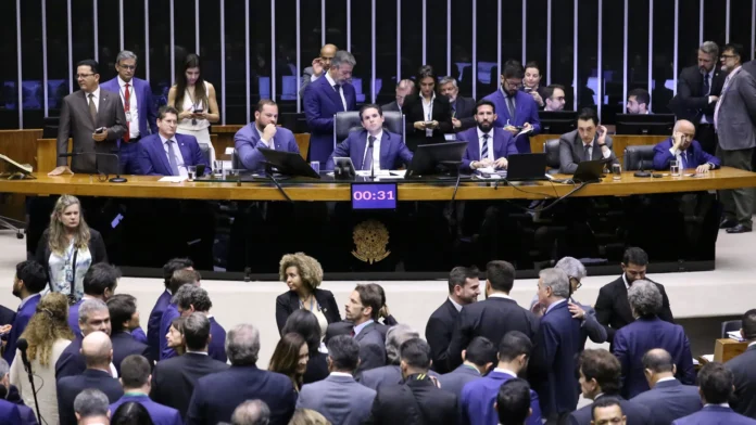 camara-aprova-retirada-da-mp-do-iof-da-pauta;-texto-caduca