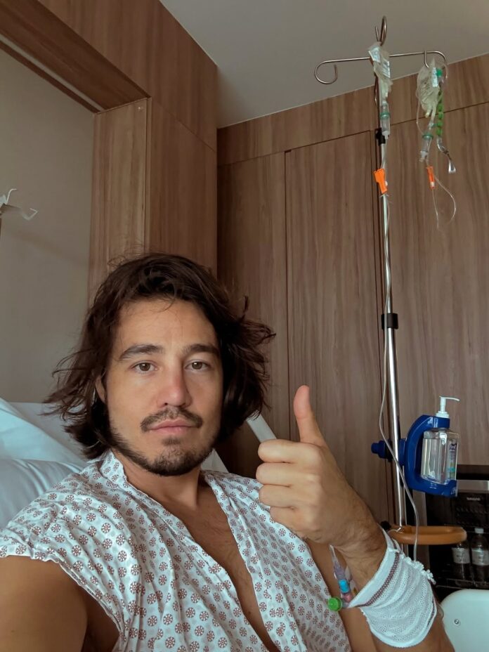tiago-iorc-e-internado-com-crise-de-hernia-de-disco-cervical