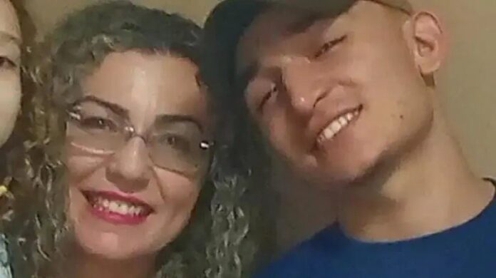 a-historia-por-tras-da-homenagem-a-professora-em-show-de-joao-gomes-em-petrolina