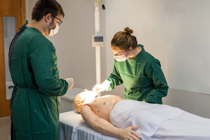 dia-do-medico:-curso-de-medicina-mais-caro-do-pais-tem-mensalidade-de-quase-r$-16-mil;-veja-ranking dia-do-medico:-curso-de-medicina-mais-caro-do-pais-tem-mensalidade-de-quase-r$-16-mil;-veja-ranking