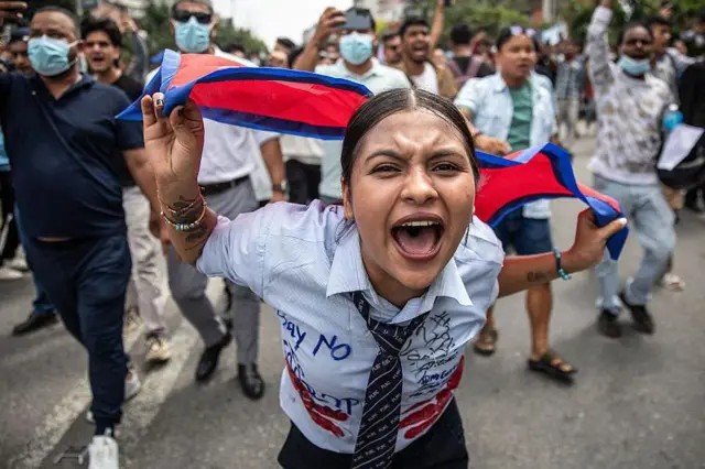 geracao-z-esta-derrubando-governos-—-mas-protestos-nas-redes-sociais-geram-mudancas-duradouras? geracao-z-esta-derrubando-governos-—-mas-protestos-nas-redes-sociais-geram-mudancas-duradouras?