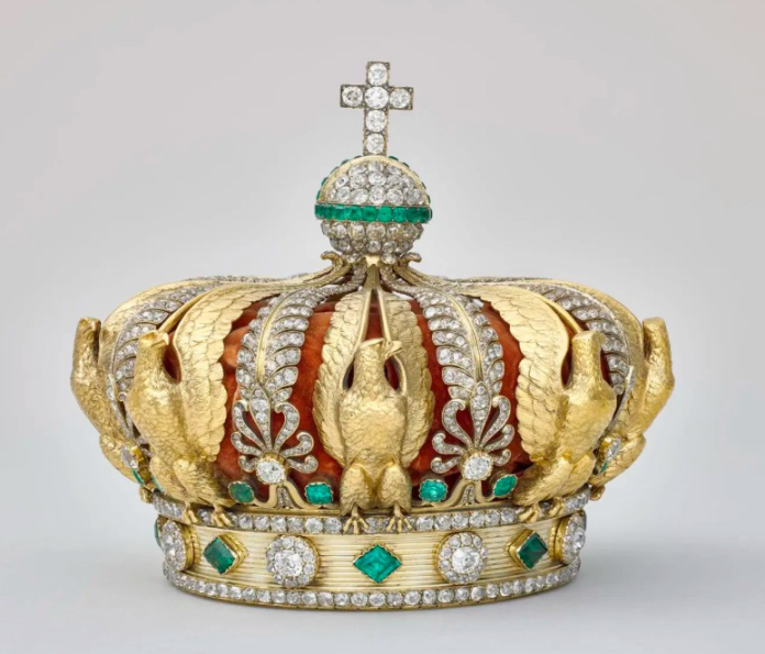 crime-no-louvre:-coroa-de-diamantes-e-esmeraldas-roubada-e-encontrada-em-rua-de-paris,-diz-agencia crime-no-louvre:-coroa-de-diamantes-e-esmeraldas-roubada-e-encontrada-em-rua-de-paris,-diz-agencia