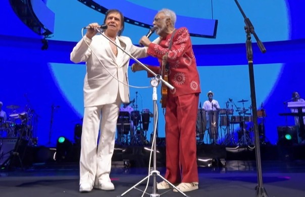 gilberto-gil-faz-homenagem-a-preta-gil-e-canta-com-roberto-carlos-em-ultimo-show-em-sp gilberto-gil-faz-homenagem-a-preta-gil-e-canta-com-roberto-carlos-em-ultimo-show-em-sp