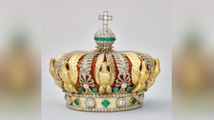 roubo-no-louvre:-video-mostra-ladroes-usando-guindaste-para-sair-do-museu roubo-no-louvre:-video-mostra-ladroes-usando-guindaste-para-sair-do-museu