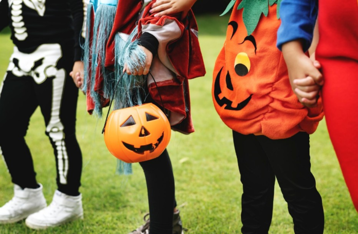 escolas-dos-eua-restringem-ou-proibem-halloween-por-motivos-religiosos,-culturais-e-educacionais escolas-dos-eua-restringem-ou-proibem-halloween-por-motivos-religiosos,-culturais-e-educacionais