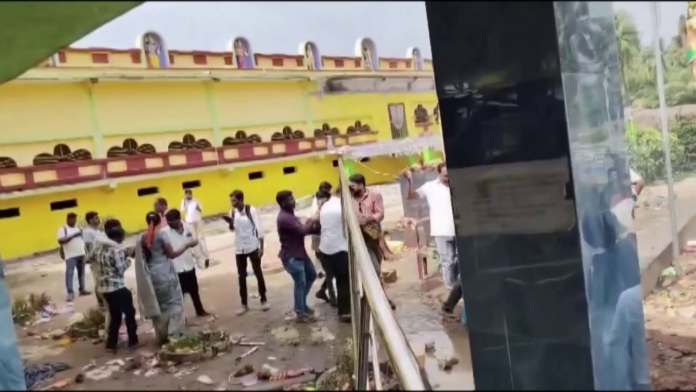 tumulto-durante-celebracao-em-templo-na-india-deixa-9-mortos-e-dezenas-de-feridos