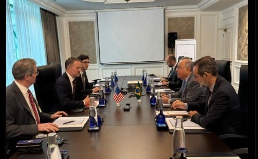 brasil-quer-resolver-tarifaco-no-curto-prazo,-mas-segue-sem-pistas-sobre-o-que-trump-pedira